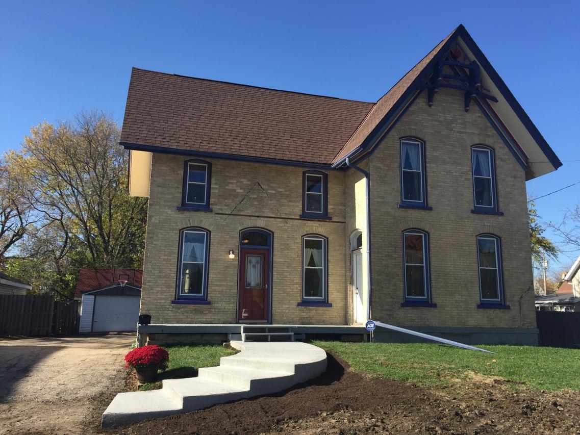 112 S West Ave., Waukesha, WI 53186