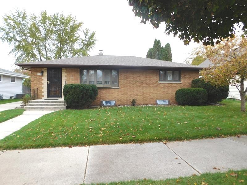 2712 S 11th Pl., Sheboygan, WI 53081