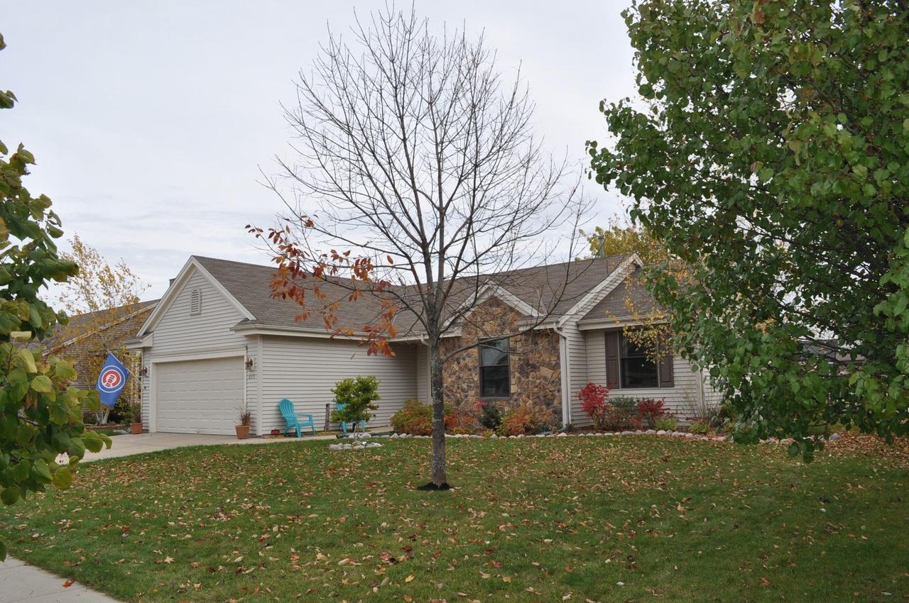 835 Chelsea Dr, Elkhorn, WI 53121