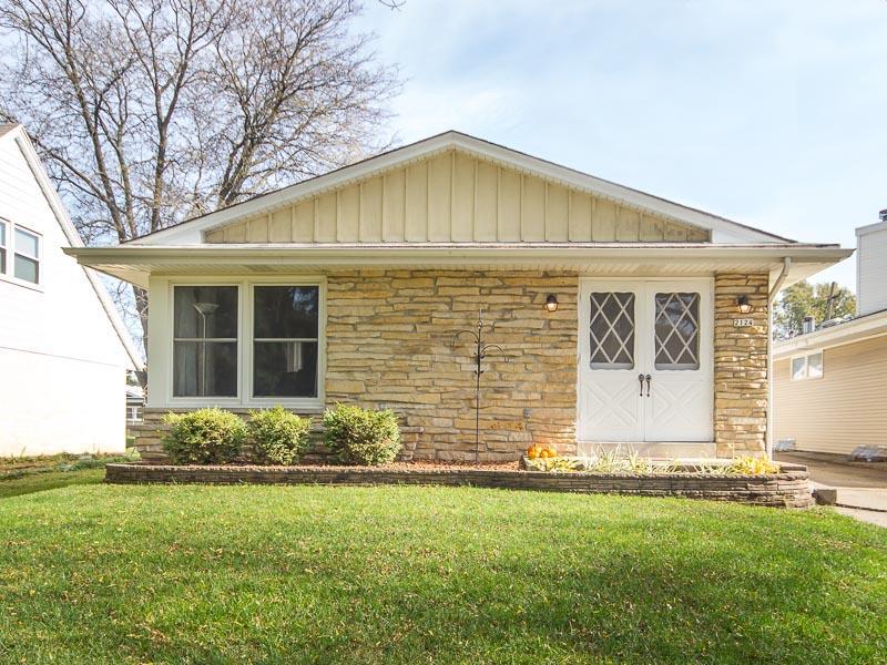 2124 N 114th St, Wauwatosa, WI 53226