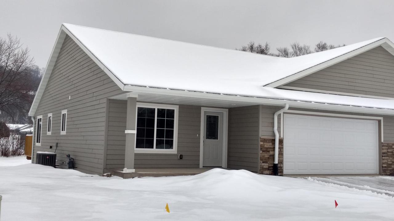 1207 2nd Ave., Holmen, WI 54636