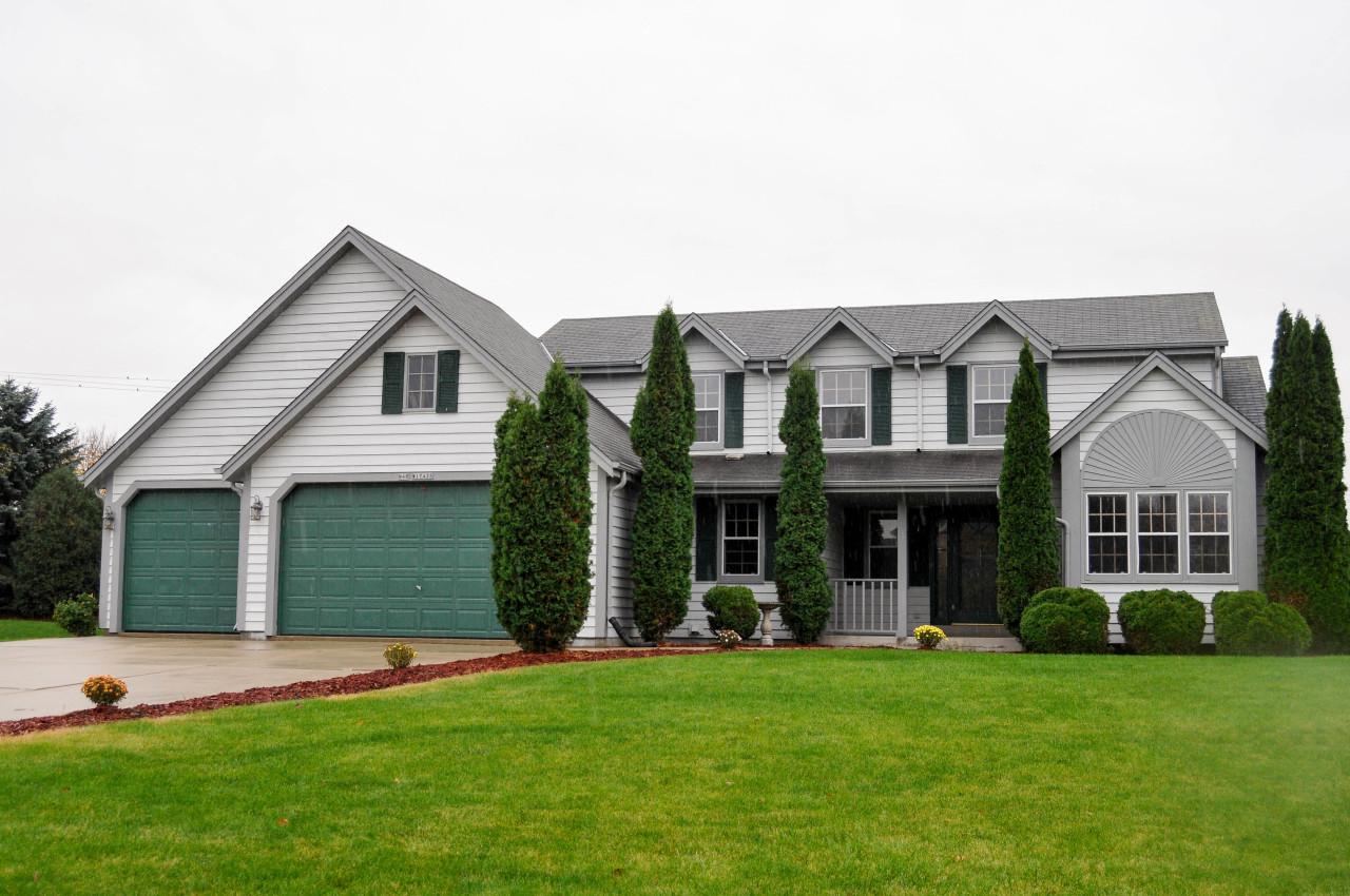 N48W17435 Thornapple Ct, Menomonee Falls, WI 53051