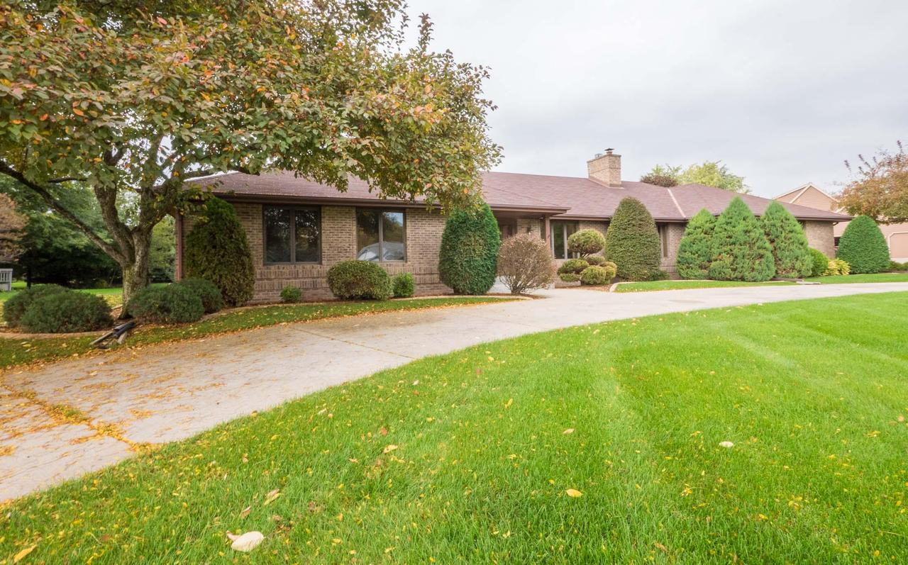 N31W23580 Rough Hill Rd., Pewaukee, WI 53072