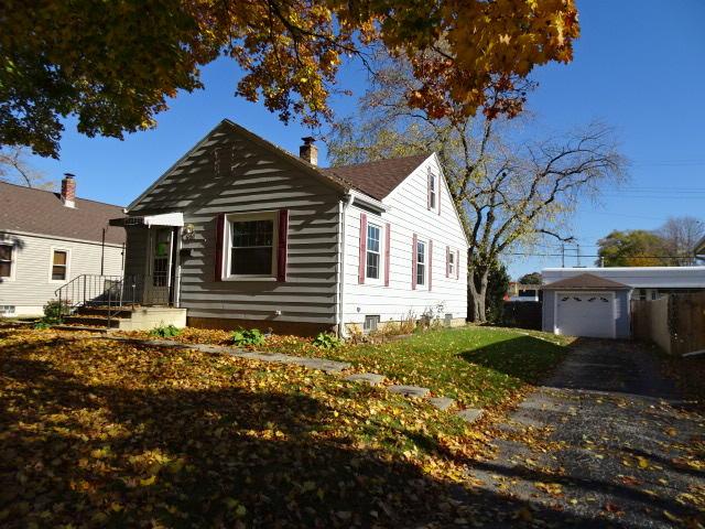 926 S 109th St, West Allis, WI 53214