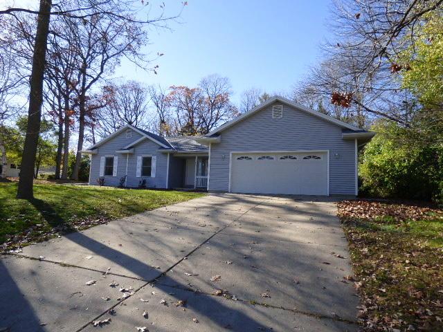 4333 S 34th St, Greenfield, WI 53221