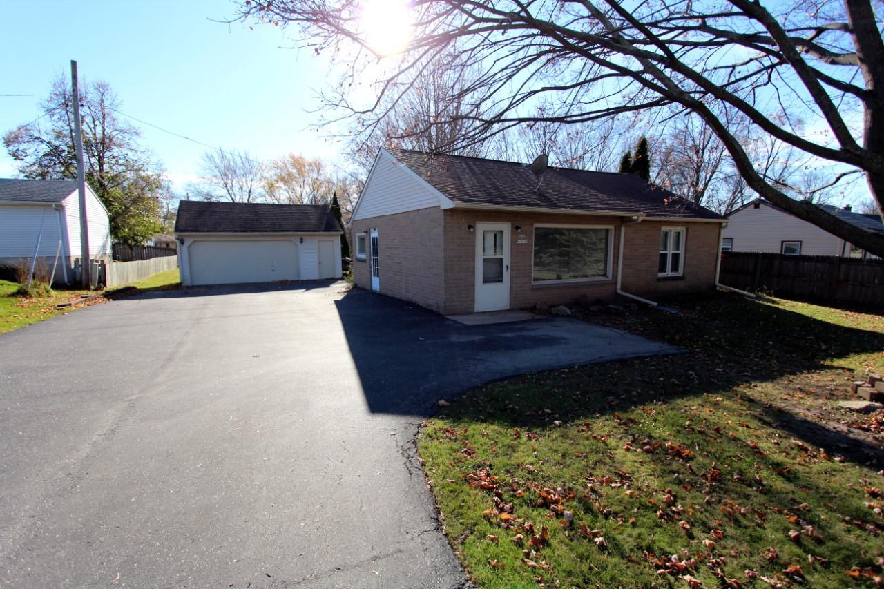 N86W18329 Main St, Menomonee Falls, WI 53051