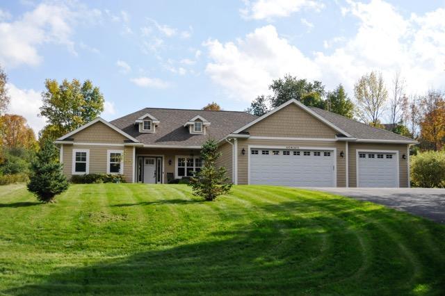 N93W25075 Bittersweet Dr, Lisbon, WI 53089