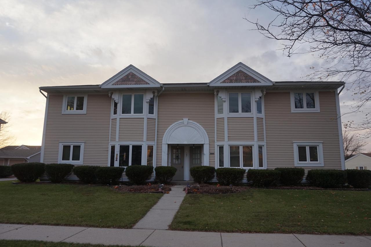 2067 Cliff-alex Ct. #4, Waukesha, WI 53189