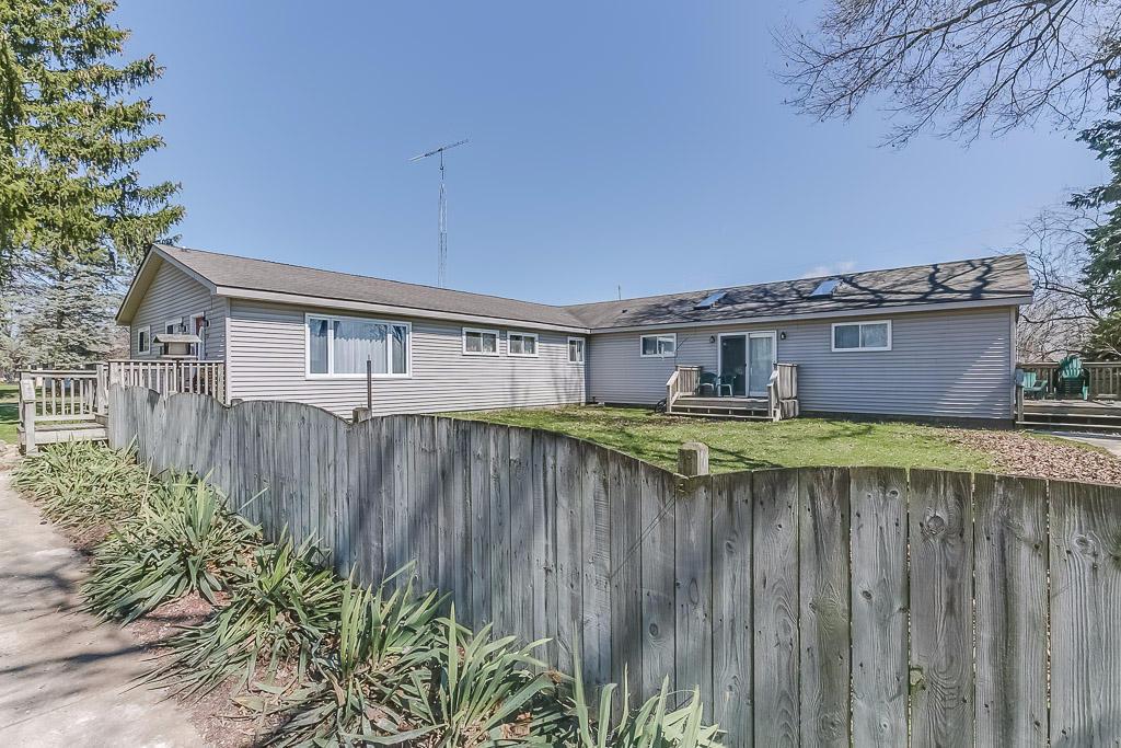 722 East St, Silver Lake, WI 53170