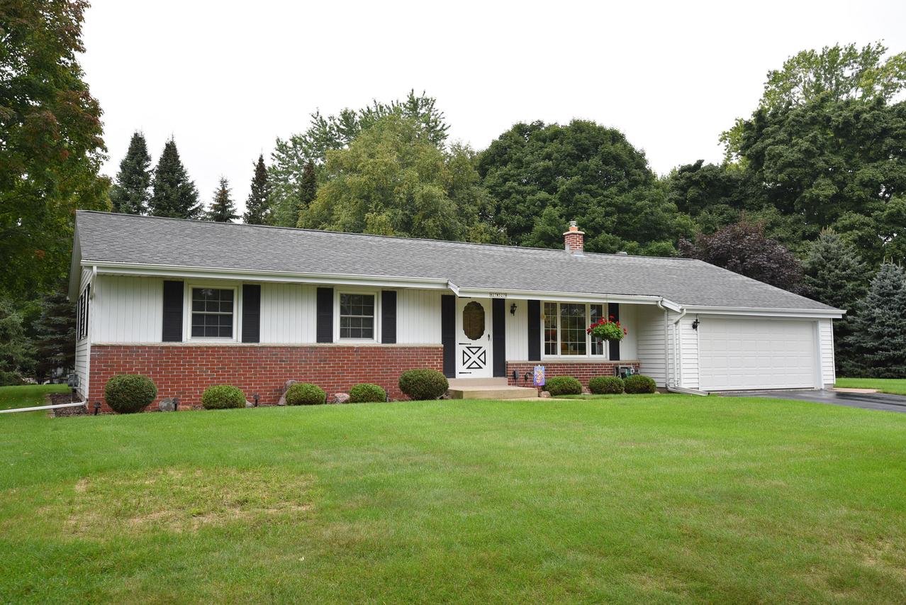 N27W5279 Hamilton Rd, Cedarburg, WI 53012