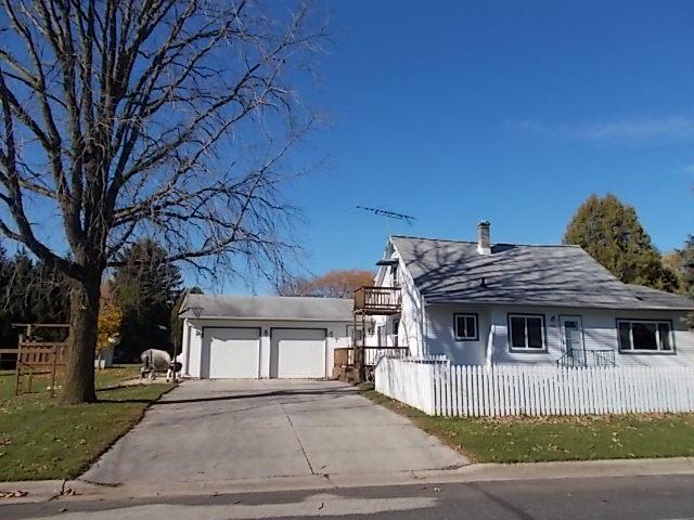 1020 Oak St, Cleveland, WI 53015