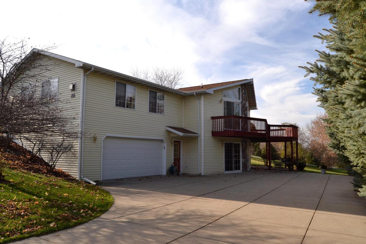 W254N4957 Mckerrow Dr, Lisbon, WI 53072