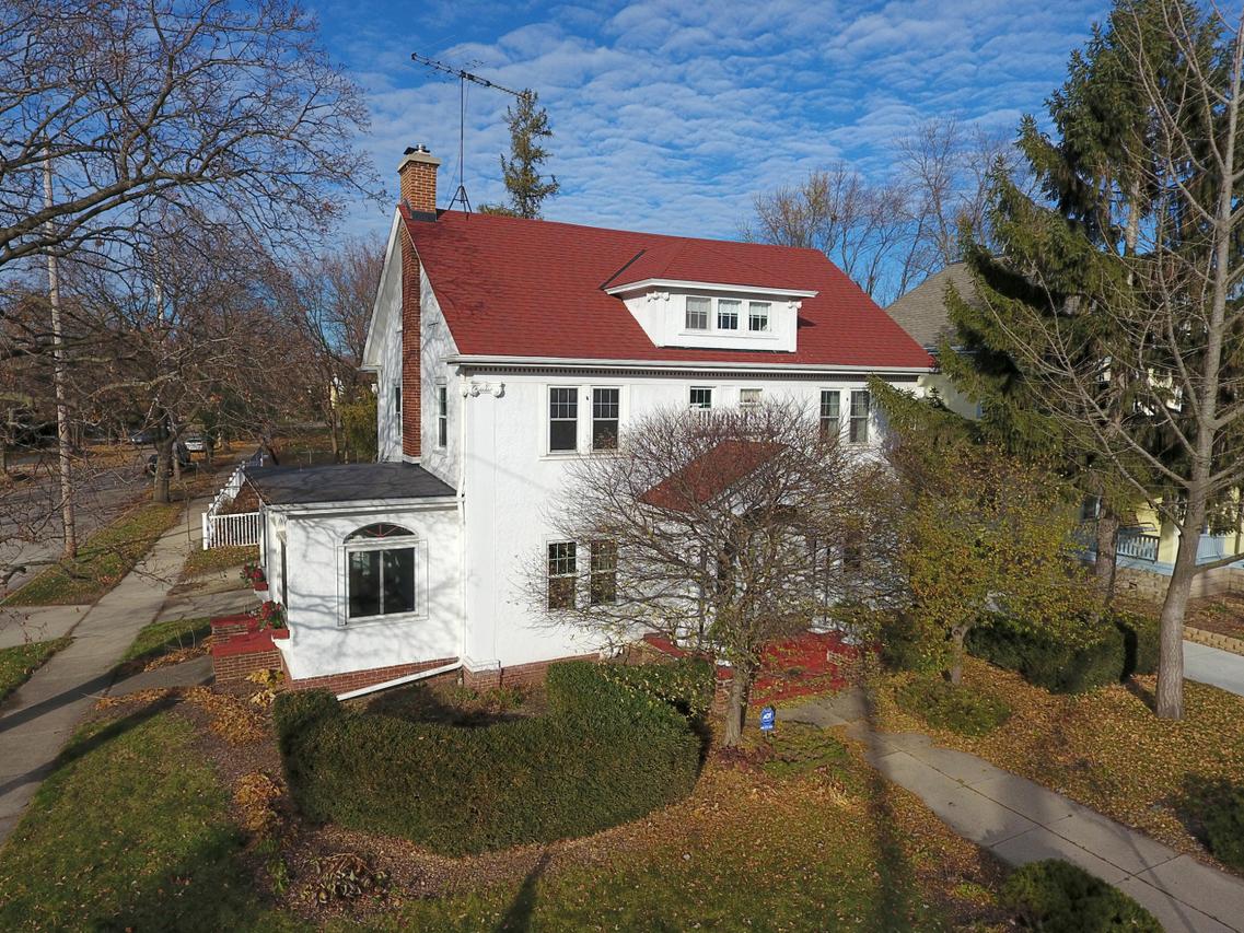 702 Lincoln Ave, Waukesha, WI 53186