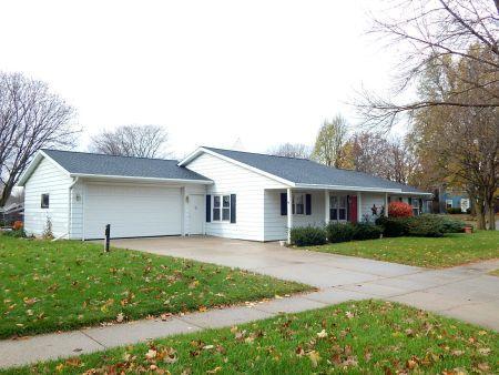 1025 Monroe St, Fort Atkinson, WI 53538