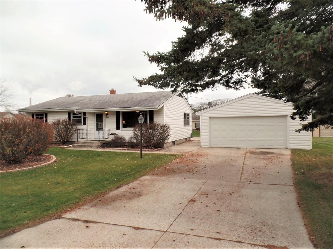 4207 S 11th St, Sheboygan, WI 53081