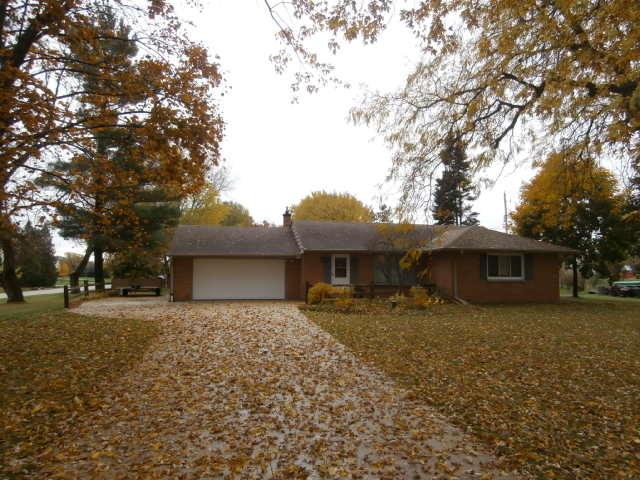 21565 Weyer Rd, Brookfield, WI 53072