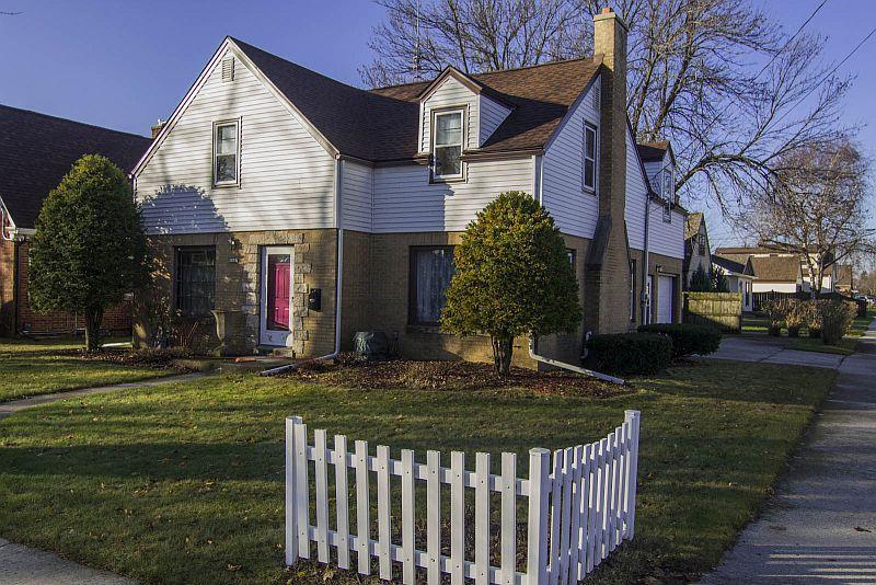 1602 S 15th St., Manitowoc, WI 54220