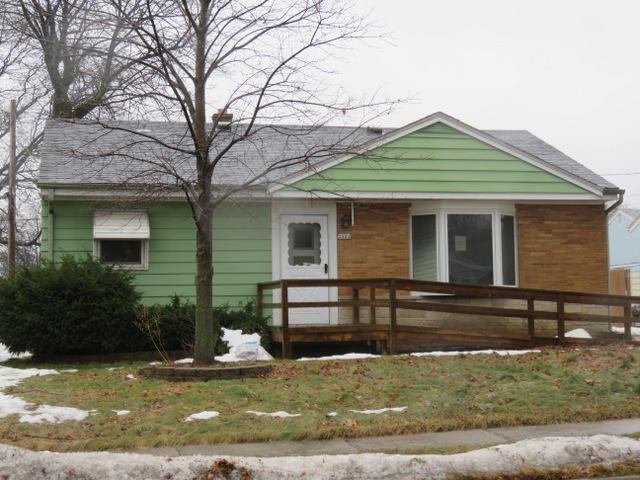 2484 S 88th St, West Allis, WI 53227