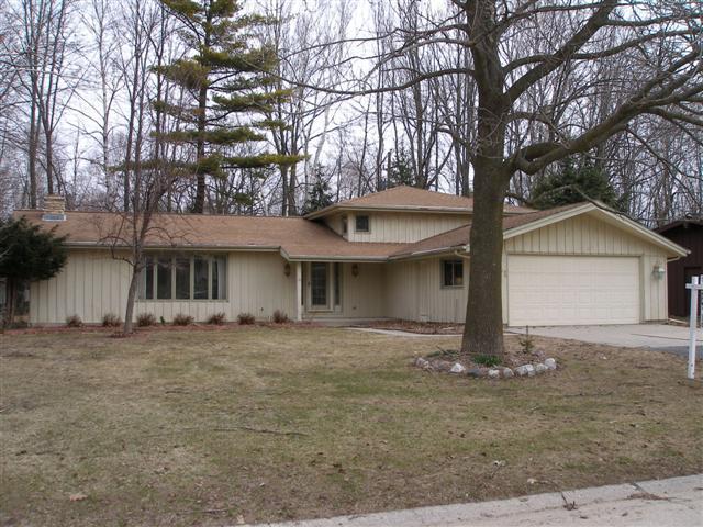 3310 Edgewood Rd., Manitowoc, WI 54220