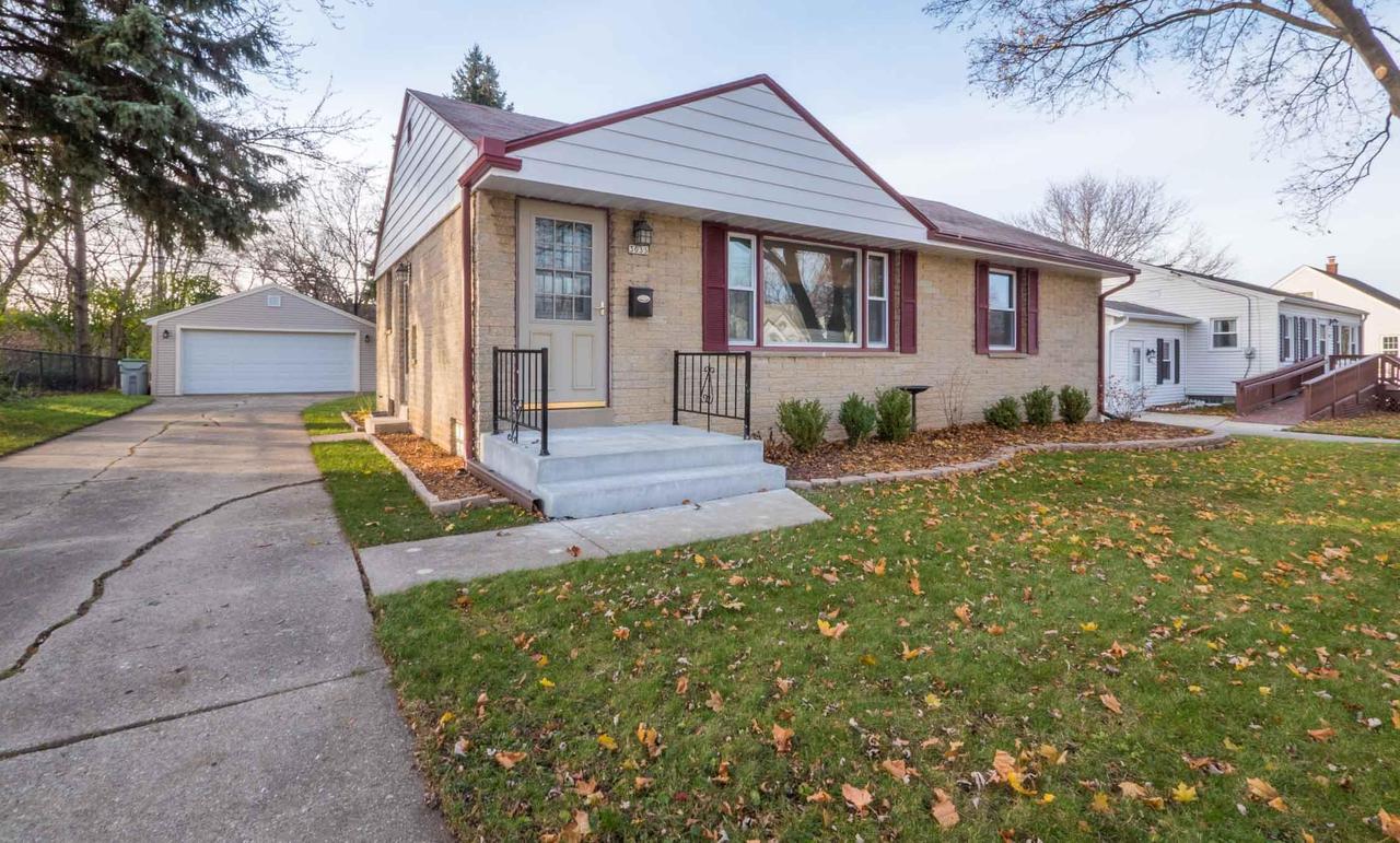 3033 S 55th St., Milwaukee, WI 53219