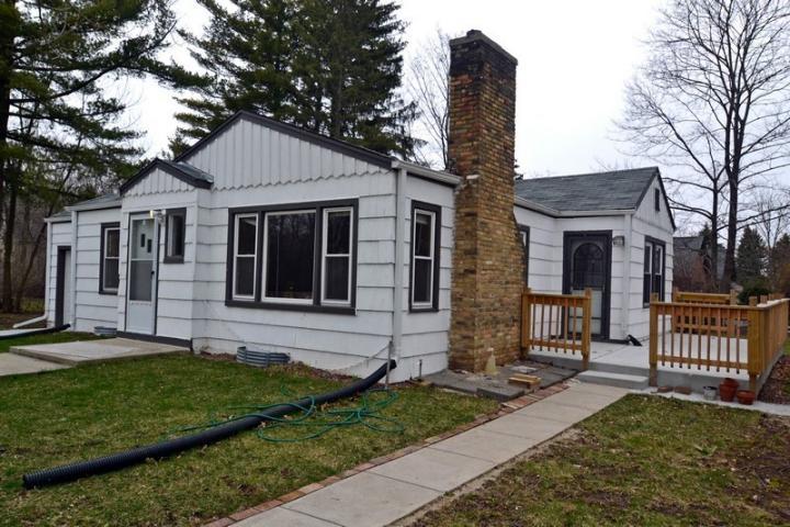 2315 Hillsdale Dr , Brookfield, WI 53005