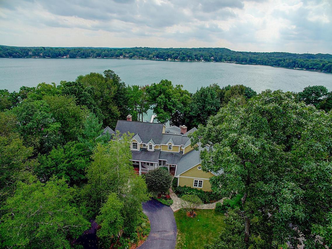 W308N6194 Shore Acres Rd, Merton, WI 53029