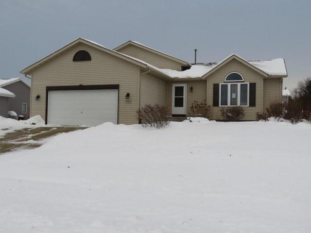 403 S Creek Dr, Elkhorn, WI 53121