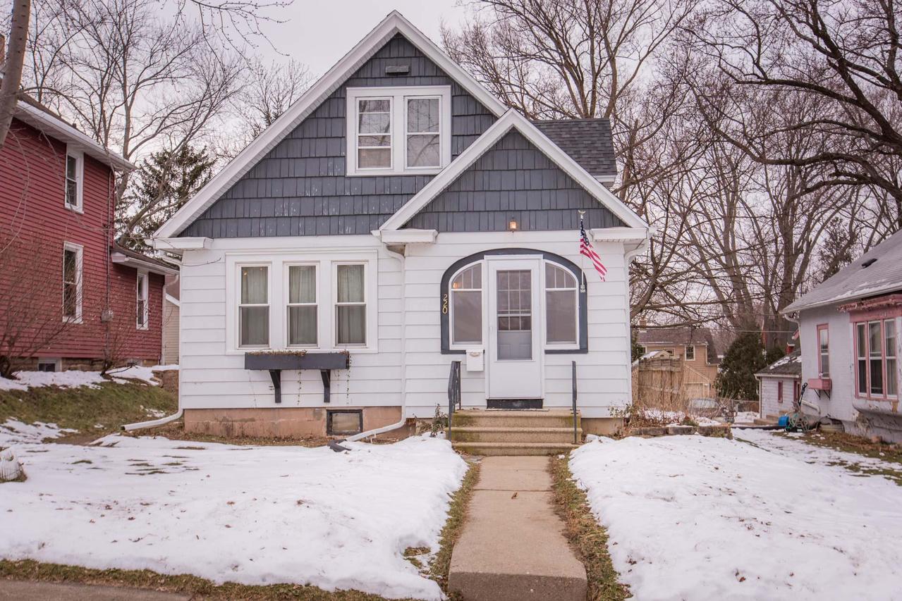 220 S Hartwell Ave., Waukesha, WI 53186