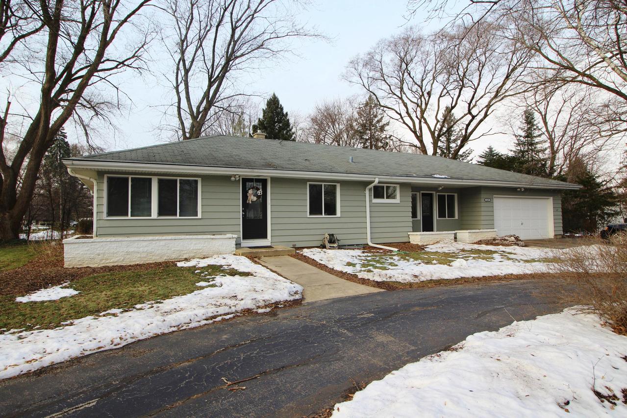 1619 S Sunnyslope Rd., New Berlin, WI 53151
