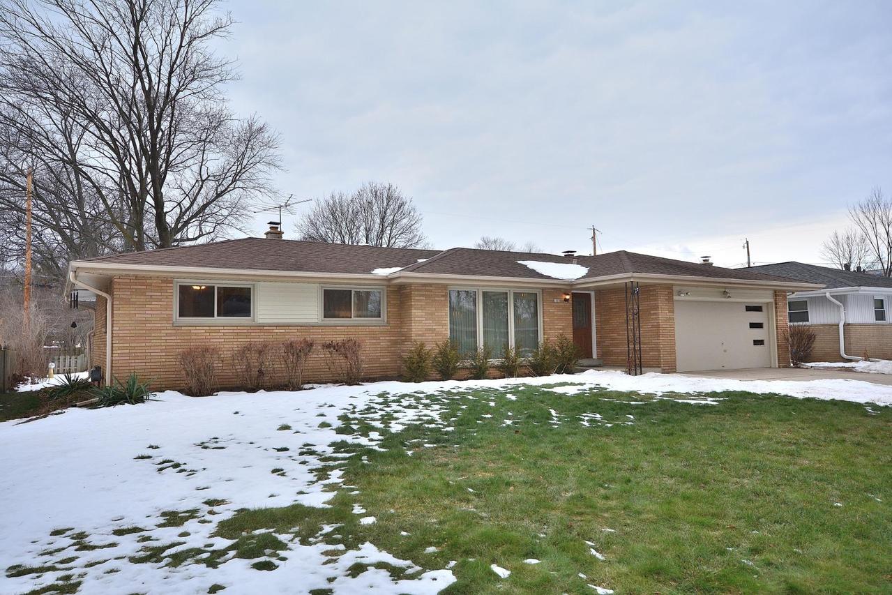 1025 N 121st St., Wauwatosa, WI 53226