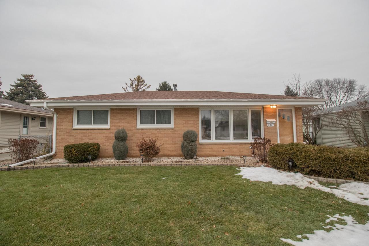 2824 Brentwood Dr., Racine, WI 53403