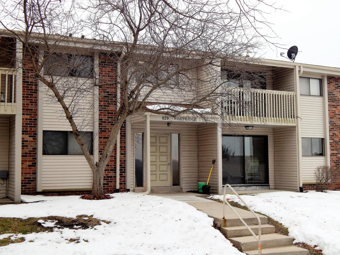 629 Westridge Dr #9, West Bend, WI 53095