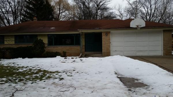 4238 N 95th St, Wauwatosa, WI 53222