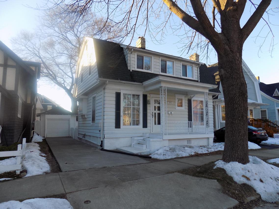 1842 Park Ave, Racine, WI 53403