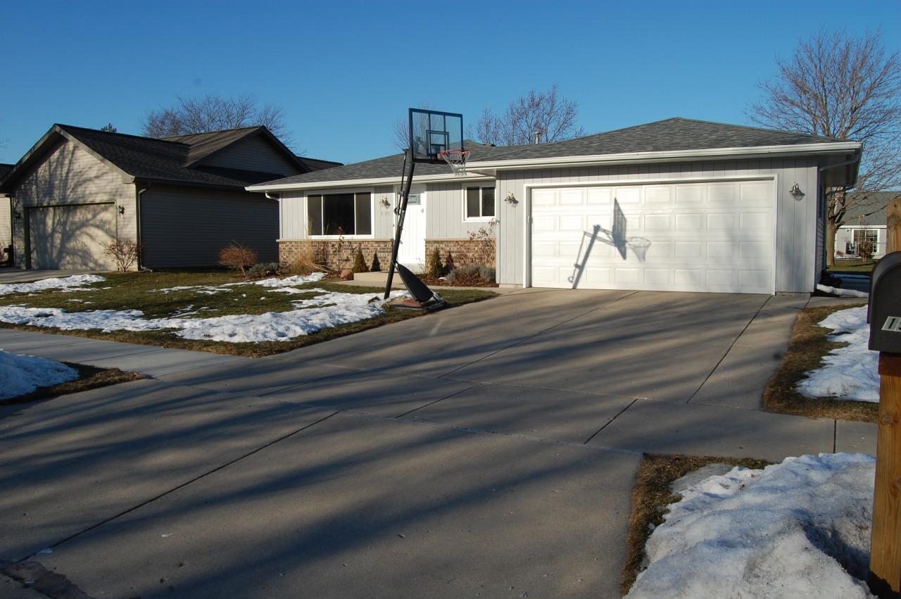1914 Camelot Blvd, Sheboygan, WI 53081