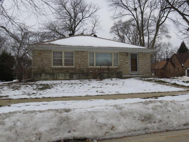 5723 N Dexter Ave, Glendale, WI 53209