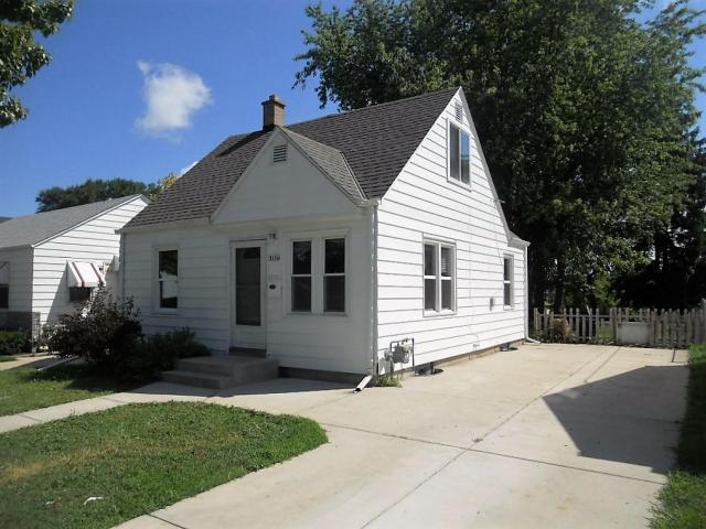 2134 S 90th St, West Allis, WI 53227