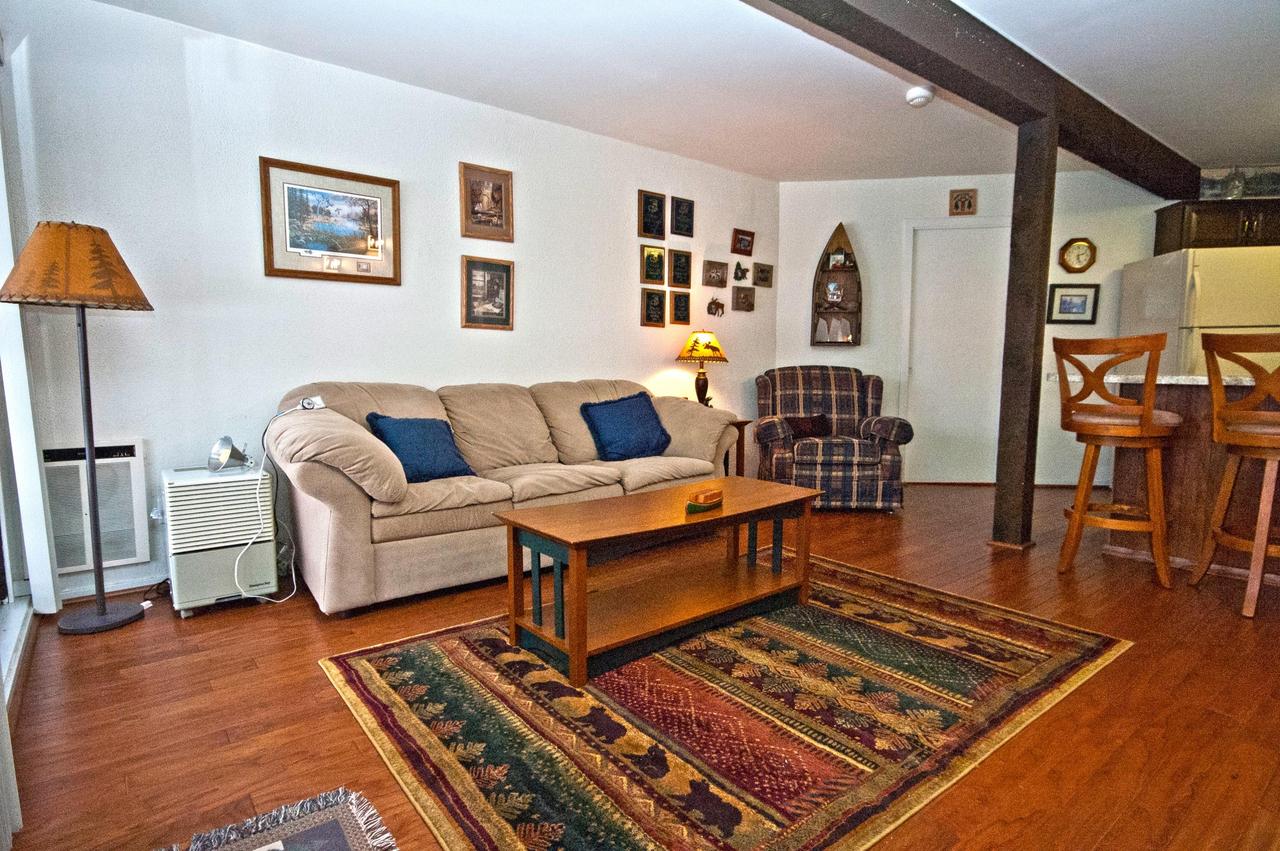 304 Deerpath - #1602D, Fontana, WI 53125