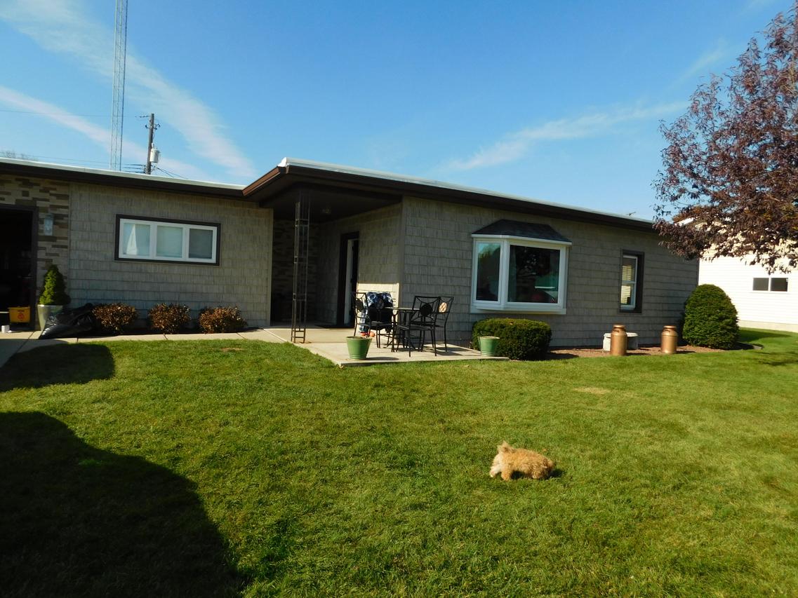 416 S 30th St, Manitowoc, WI 54220
