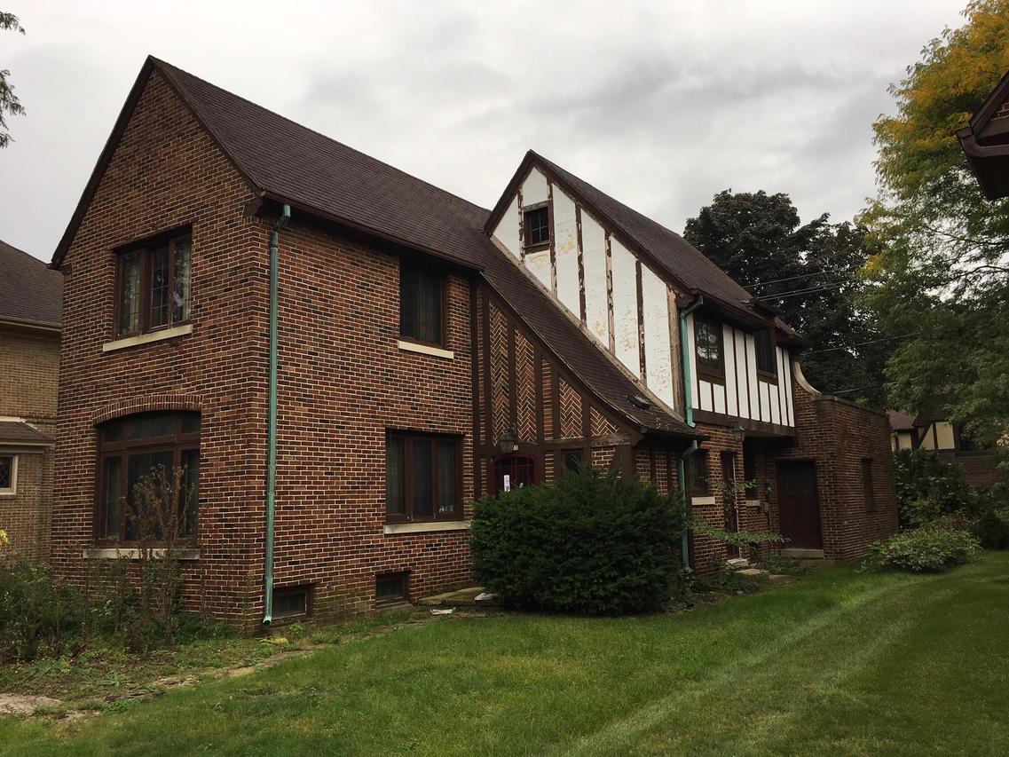 623 N 76th St, Wauwatosa, WI 53213