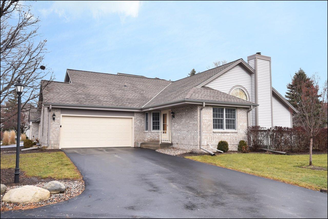 1903 Springbrook North #D, Waukesha, WI 53186