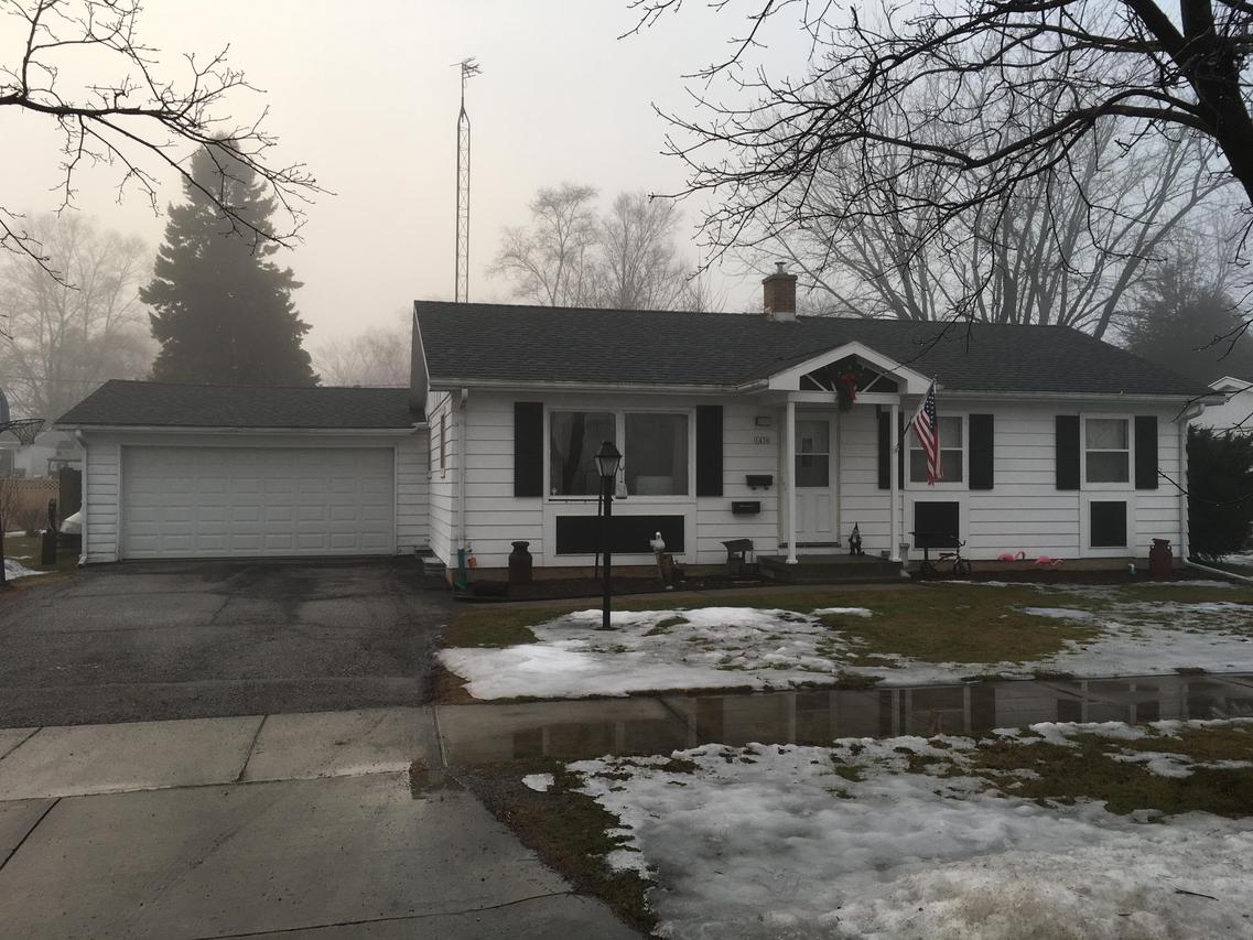 1436 Johnston Dr, Manitowoc, WI 54220
