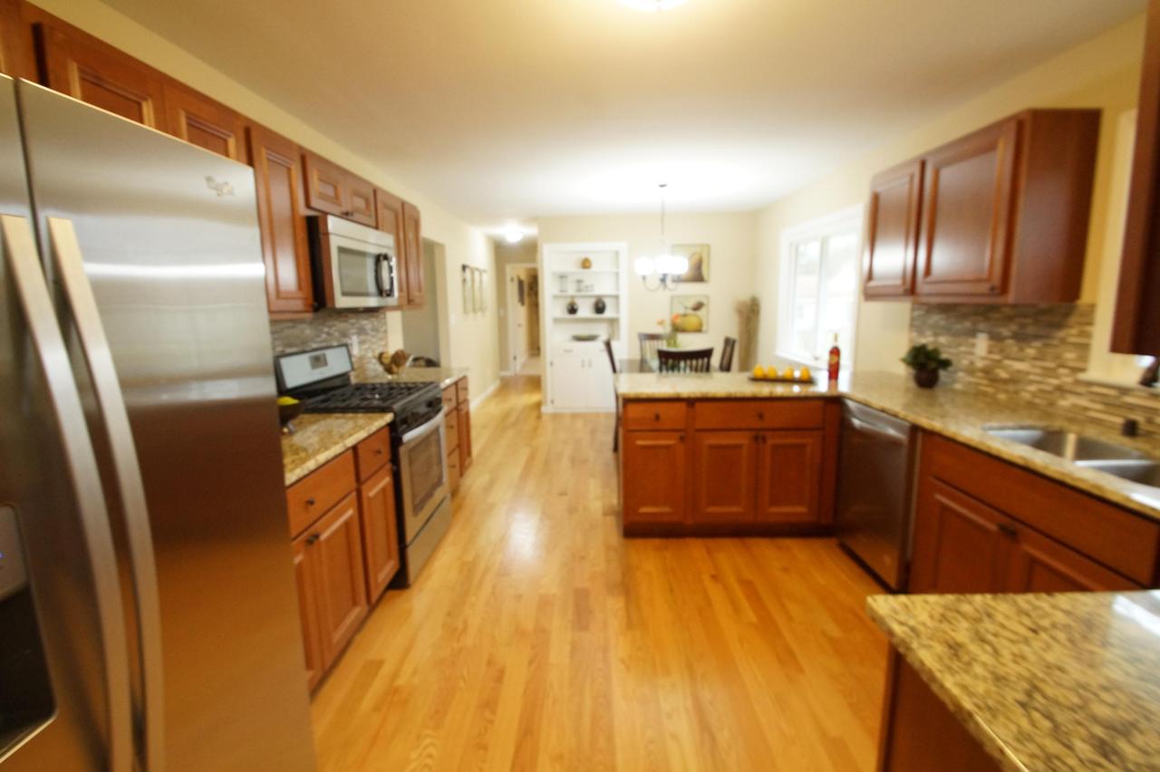 308 Washington Ct, Thiensville, WI 53092