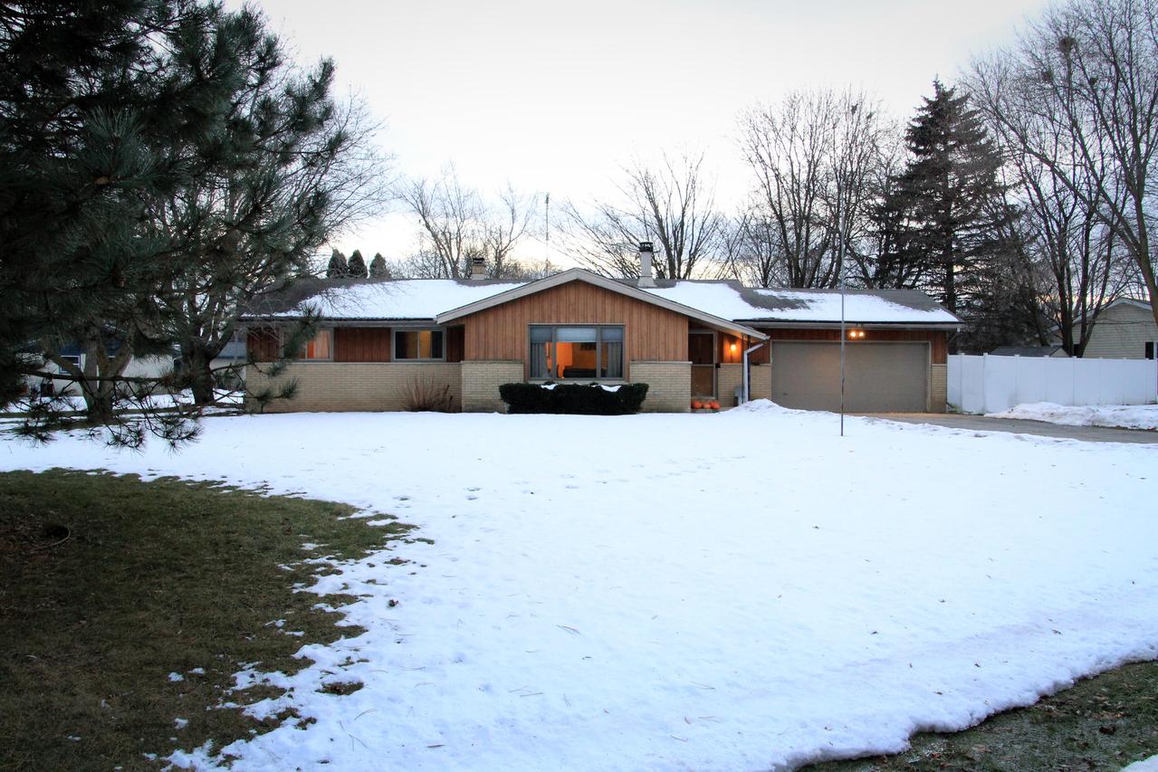 5501 W Glenbrook Rd, Brown Deer, WI 53223