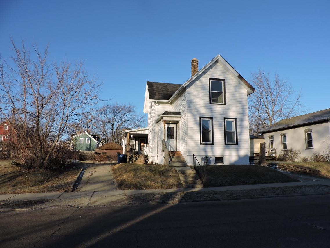 1220 N Wisconsin St, Racine, WI 53402
