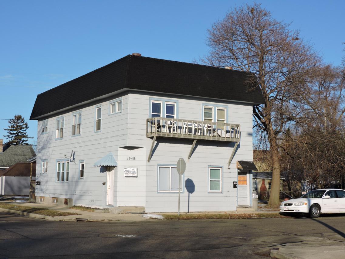 1948 Hickory Grove, Racine, WI 53403