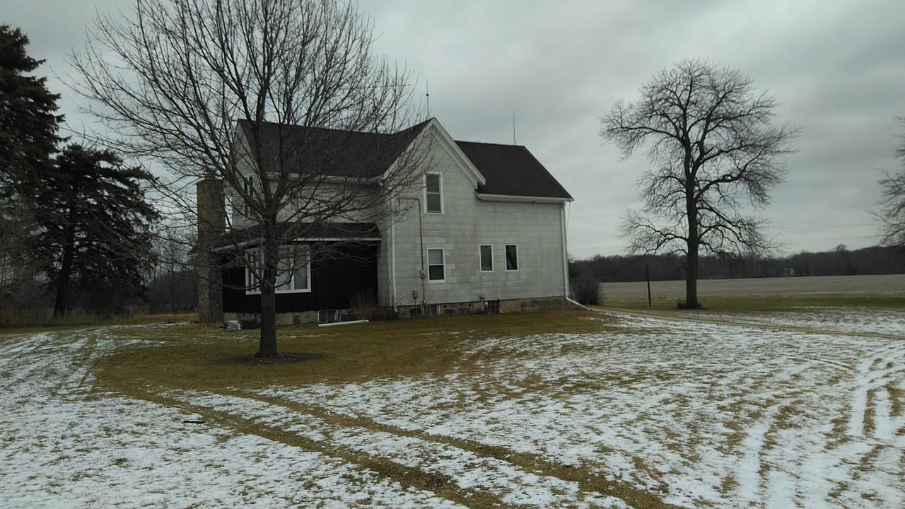 6807 7 Mile Rd, Caledonia, WI 53402