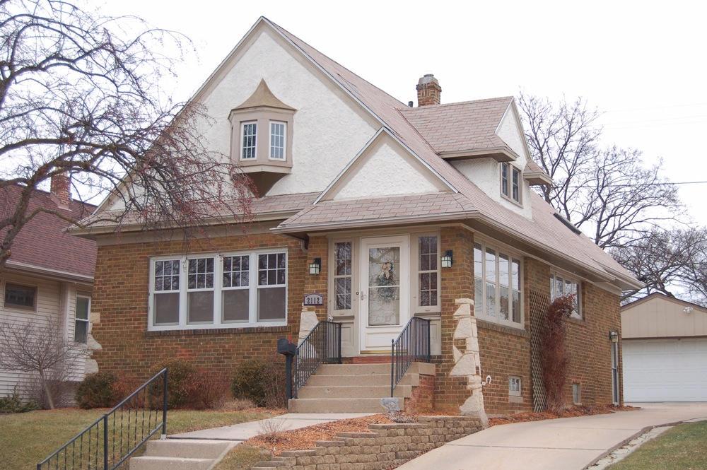 2112 N 61st St., Wauwatosa, WI 53213