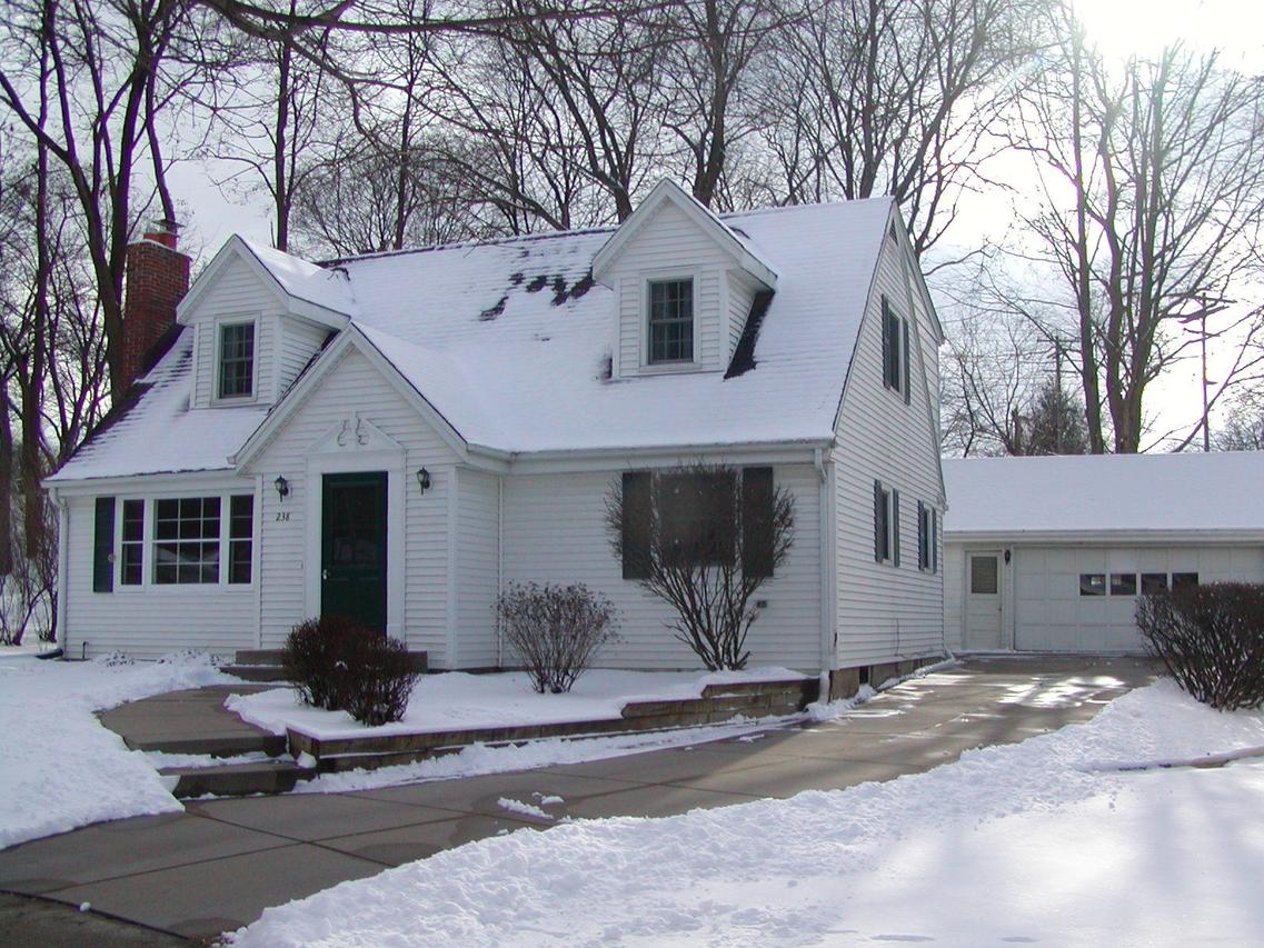 238 Greenfield Ct., Waukesha, WI 53186