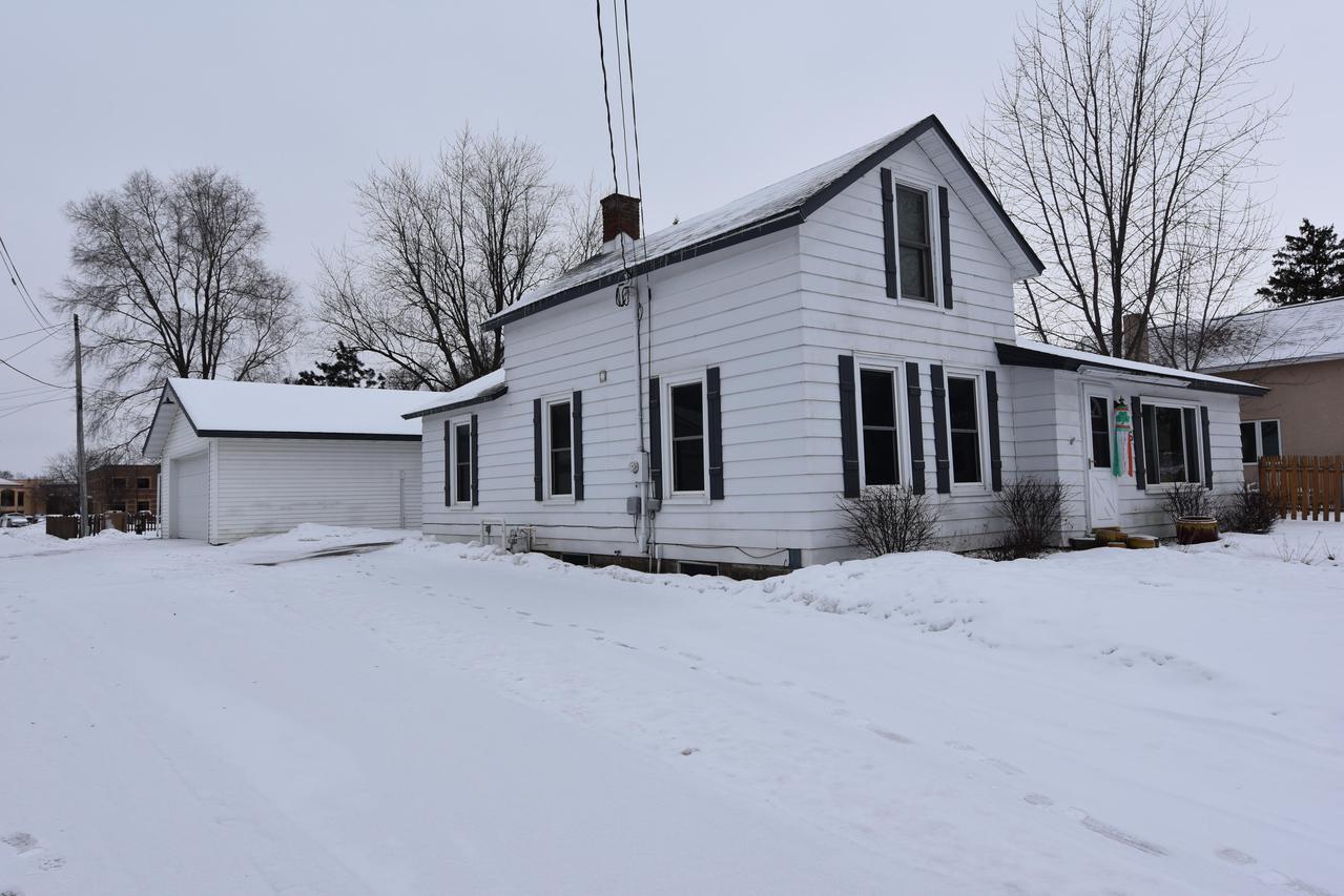 506 Locust St, Onalaska, WI 54650